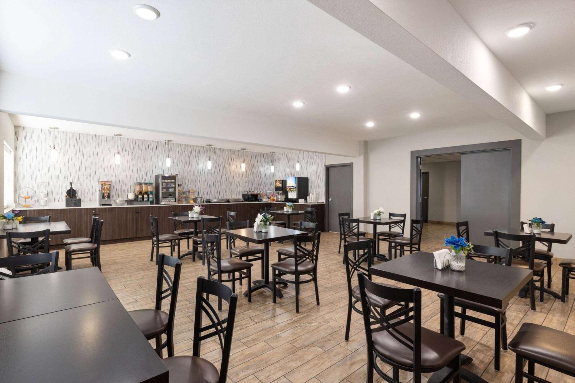 Baymont By Wyndham Moses Lake Bagian luar foto