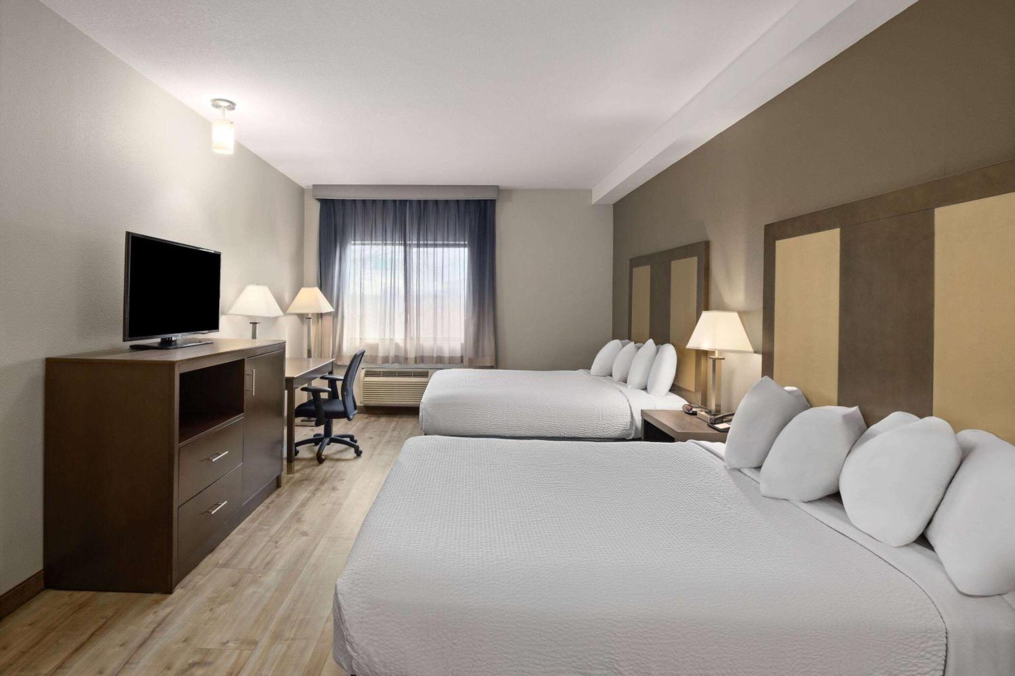 Baymont By Wyndham Moses Lake Bagian luar foto